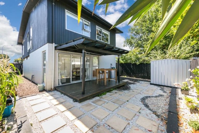Photo of property in 2/50 Taharoto Road, Takapuna, Auckland, 0622
