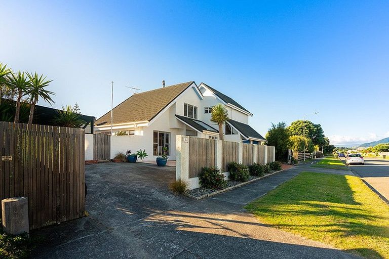 Photo of property in 113 Field Way, Waikanae Beach, Waikanae, 5036