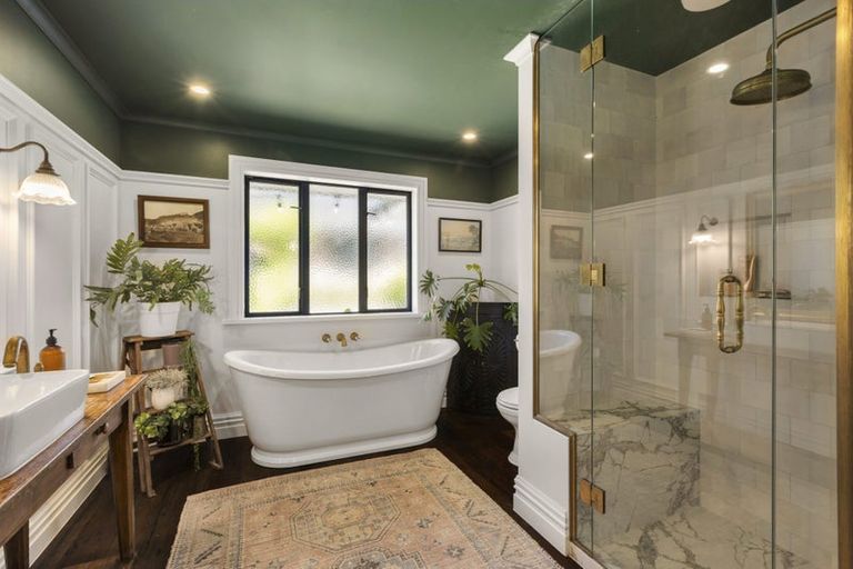 Photo of property in 350 Horokiwi Road, Horokiwi, Wellington, 5016