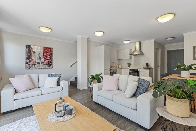 Photo of property in 71 Chiefs Court, Hamilton East, Hamilton, 3216