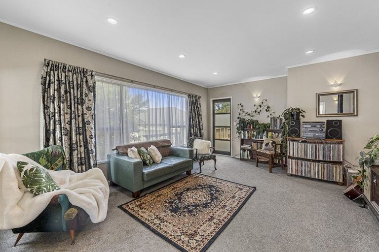 Photo of property in 334 Swanson Road, Ranui, Auckland, 0612