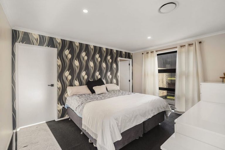 Photo of property in 15 Harriet Johnston Drive, Pokeno, 2402