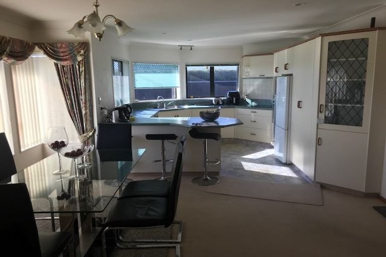 Photo of property in 1/18 Karamu Street, Te Atatu Peninsula, Auckland, 0610