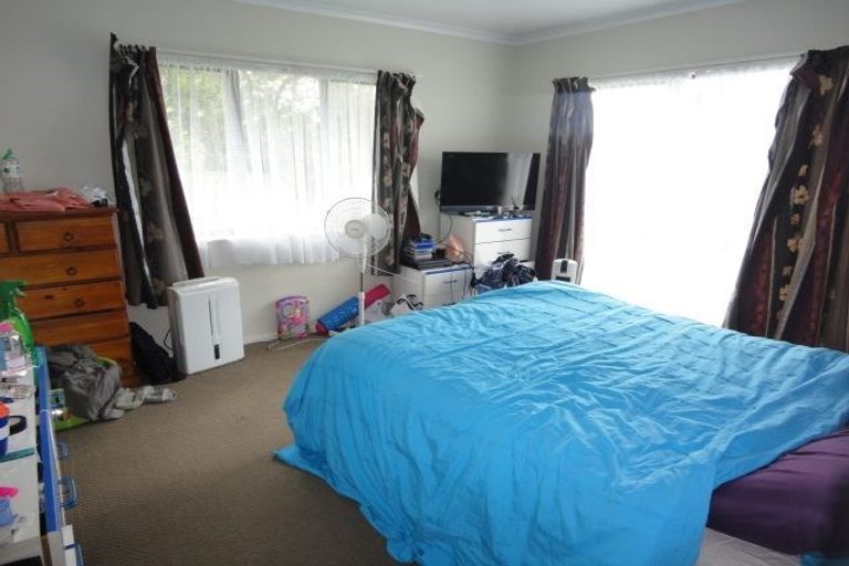 Photo of property in 19 Arlose Place, Westgate, Auckland, 0614