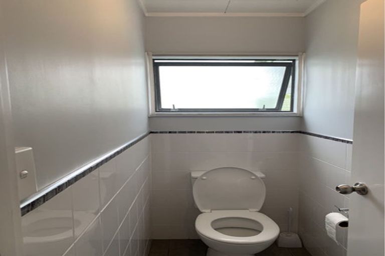 Photo of property in 10 Peterhouse Place, West Harbour, Auckland, 0618