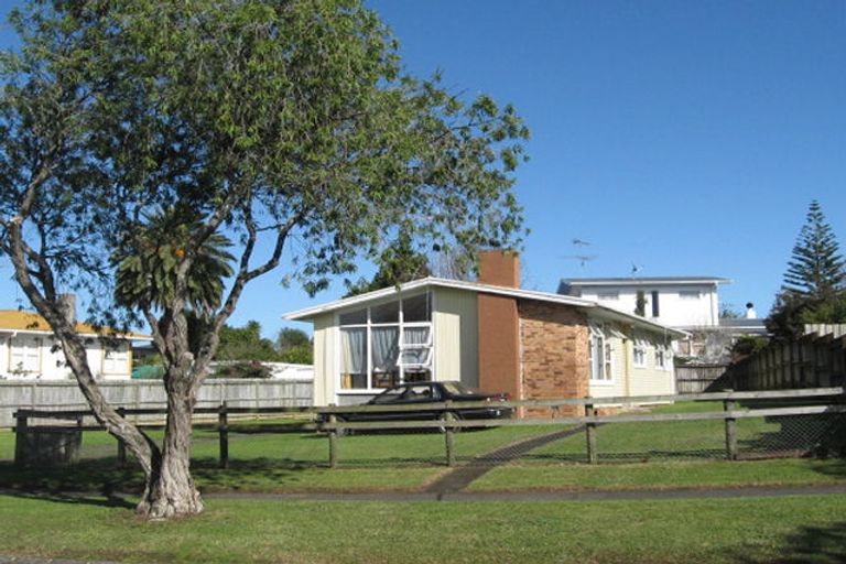 Photo of property in 83 Ennis Avenue, Pakuranga Heights, Auckland, 2010