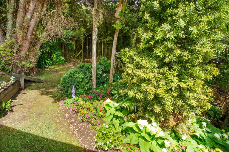 Photo of property in 289 Motutara Road, Muriwai, Waimauku, 0881