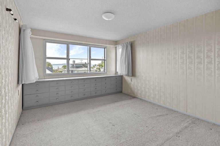 Photo of property in 42 De Luen Avenue, Tindalls Beach, Whangaparaoa, 0930