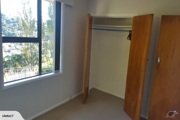 Photo of property in 32 John Street, Stokes Valley, Lower Hutt, 5019