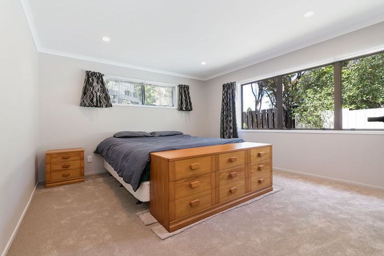 Photo of property in 124 Takahe Road, Titirangi, Auckland, 0604