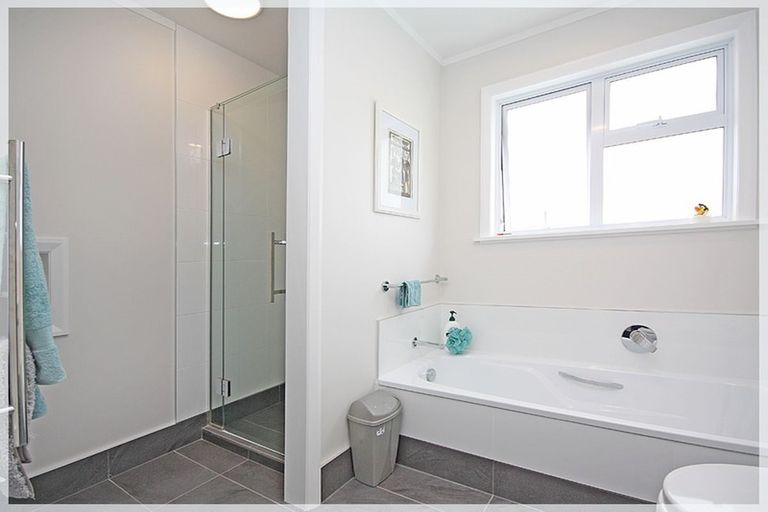 Photo of property in 115 Queen Street West, Levin, 5510