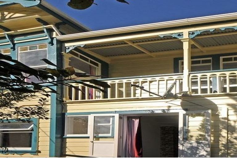 Photo of property in 173 Glenmore Street, Kelburn, Wellington, 6012