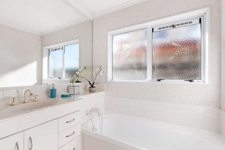 Photo of property in 215 Gloucester Road, Mount Maunganui, 3116