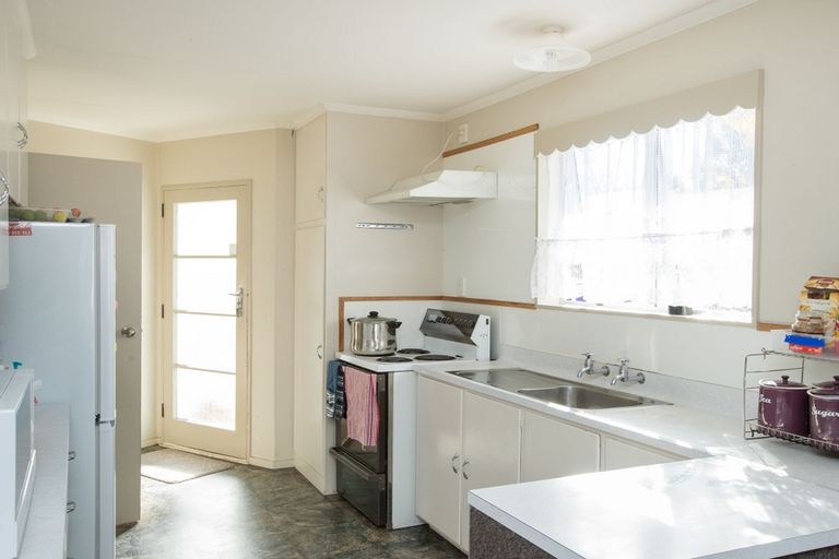 Photo of property in 19 Mokau Place, Terrace End, Palmerston North, 4410