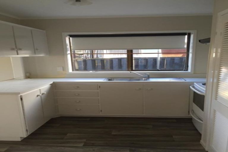 Photo of property in 14b Glengowan Place, Conifer Grove, Takanini, 2112