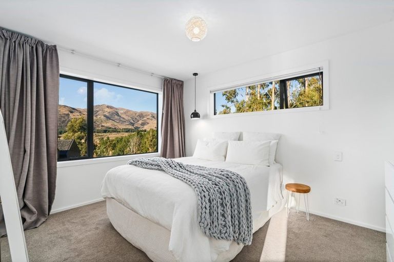 Photo of property in 3 Maude View Road, Hawea Flat, Wanaka, 9382