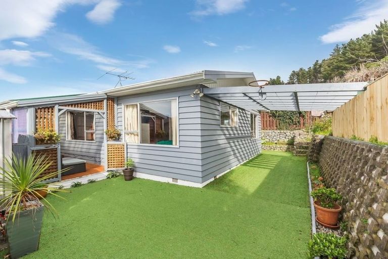 Photo of property in 14 Katarina Grove, Tawa, Wellington, 5028