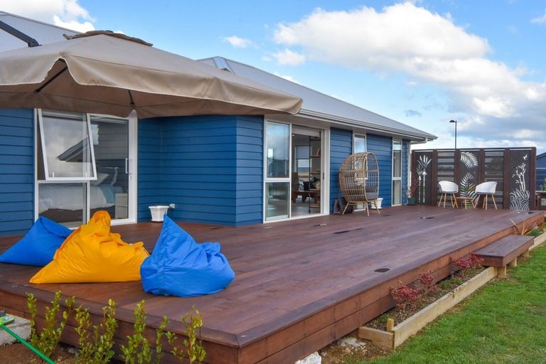 Photo of property in 6 Takahe Drive, Carterton, 5713