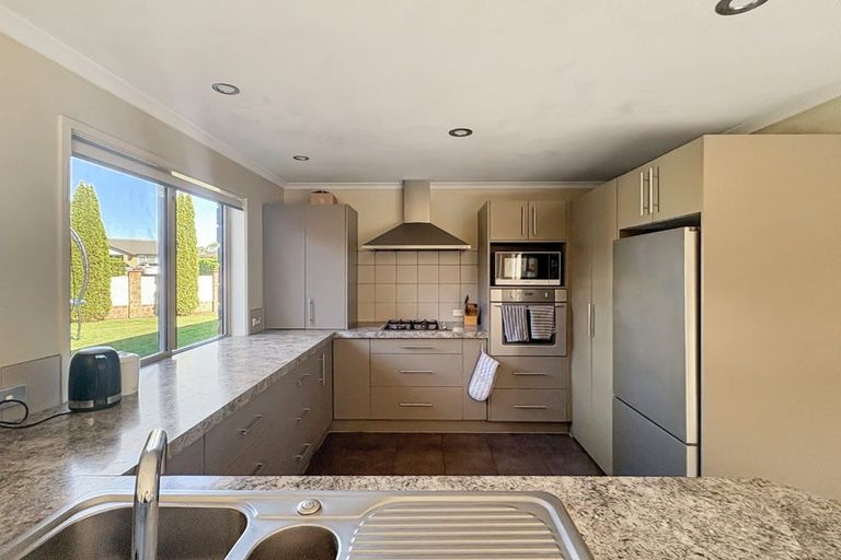 Photo of property in 2 Somerton Drive, Huntington, Hamilton, 3210
