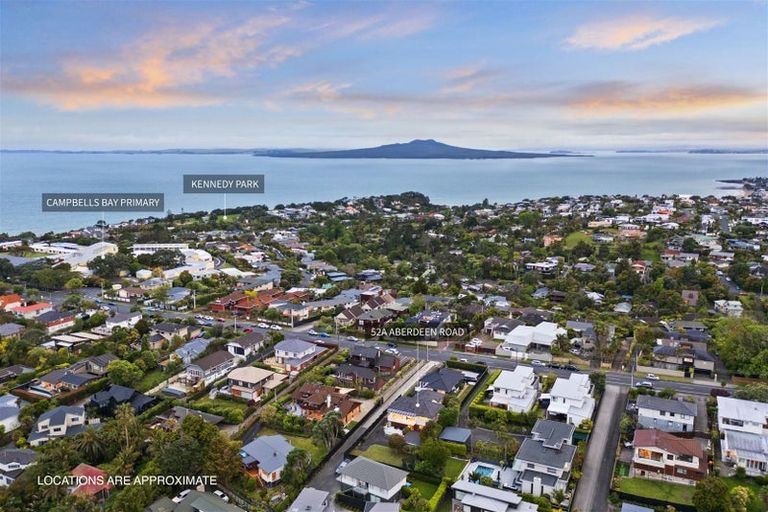 Photo of property in 1/52 Aberdeen Road, Campbells Bay, Auckland, 0620