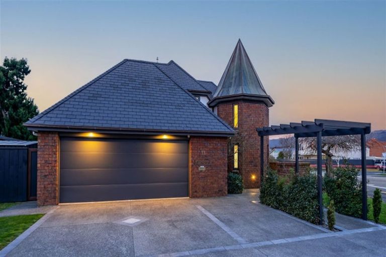 Photo of property in 33 Saint Columbans Grove, Boulcott, Lower Hutt, 5010