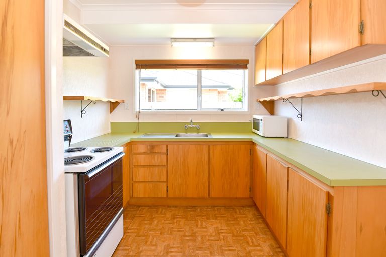 Photo of property in 32b Edward Avenue, Orewa, 0931