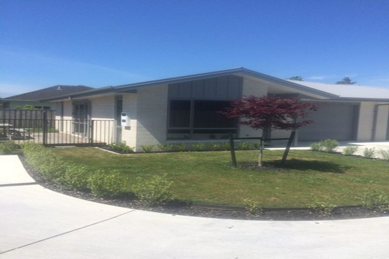 Photo of property in 2/28 Hobson Street, Thorndon, Wellington, 6011