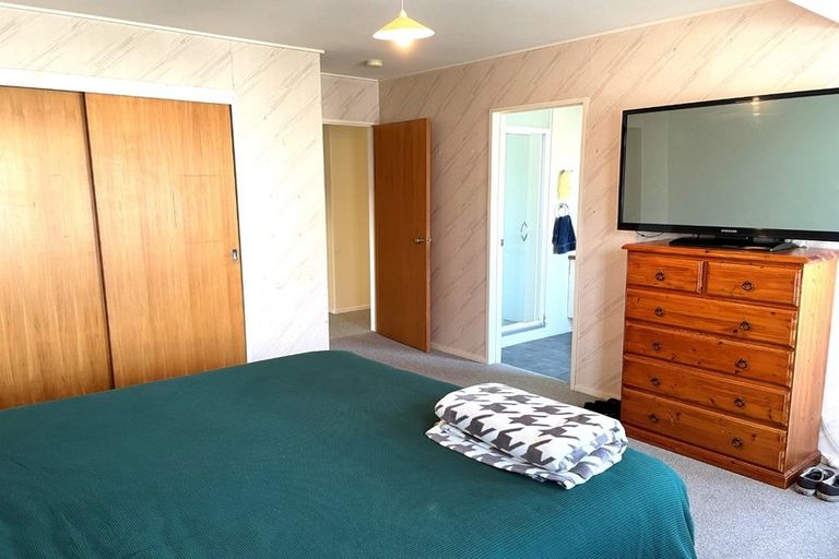 Photo of property in 15a Jeffares Place, Taradale, Napier, 4112