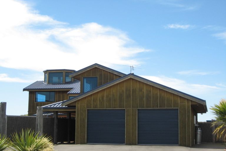 Photo of property in 17 Neptune Place, Waimairi Beach, Christchurch, 8083