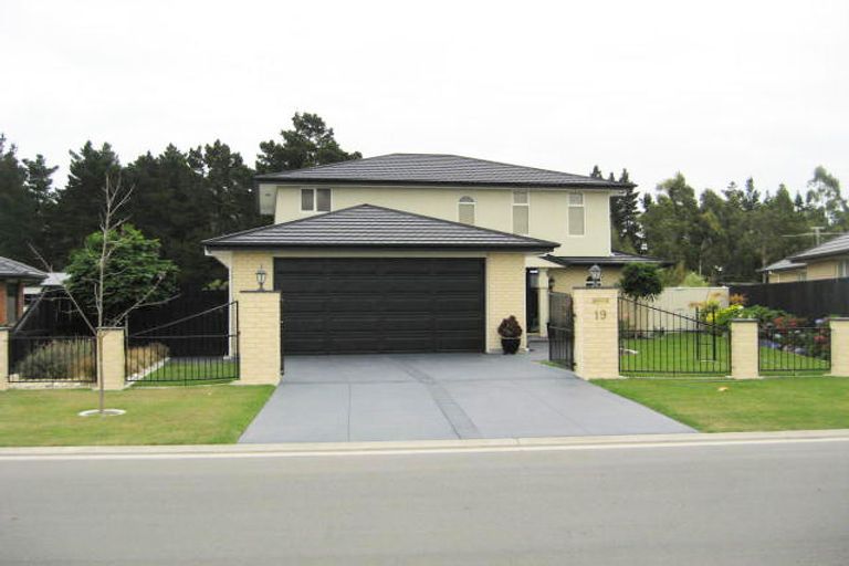 Photo of property in 19 Campion Place, Rolleston, 7614