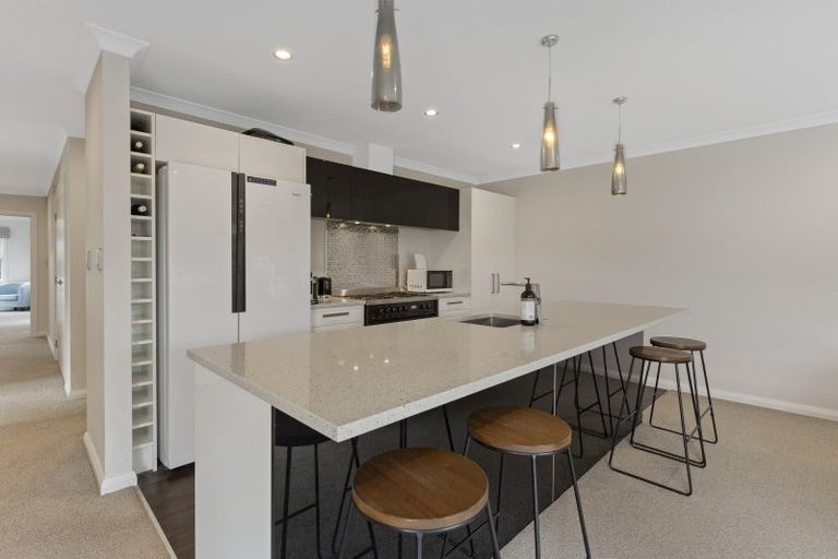 Photo of property in 9 Silicon Way, Fitzherbert, Palmerston North, 4410