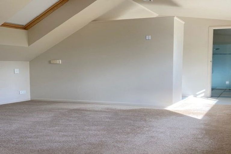 Photo of property in 2b Braemar Road, Castor Bay, Auckland, 0620