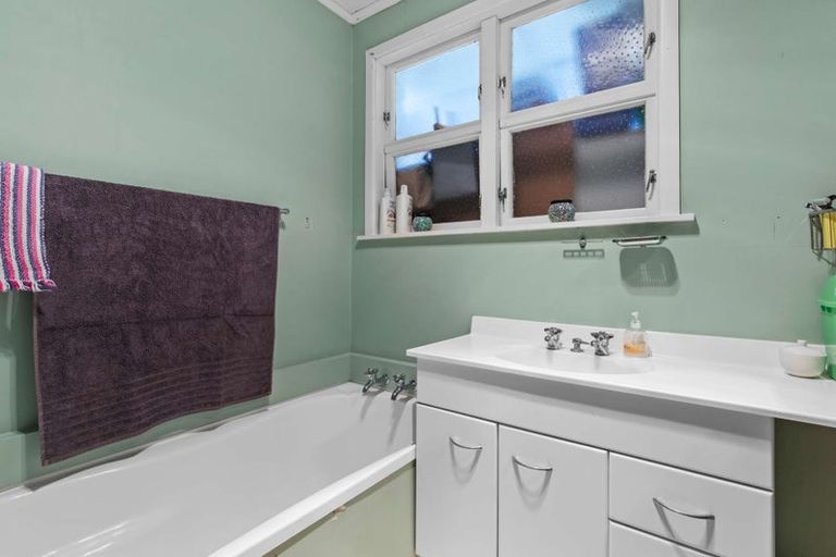 Photo of property in 32 Leslie Avenue, Western Heights, Rotorua, 3015