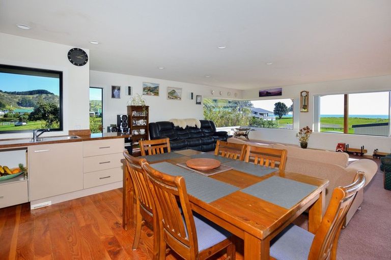 Photo of property in 9 Bill Nolan Place, Mahia, 4198
