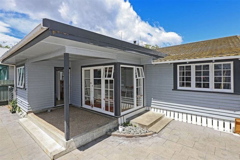 Photo of property in 811 Fitzroy Avenue, Mahora, Hastings, 4120