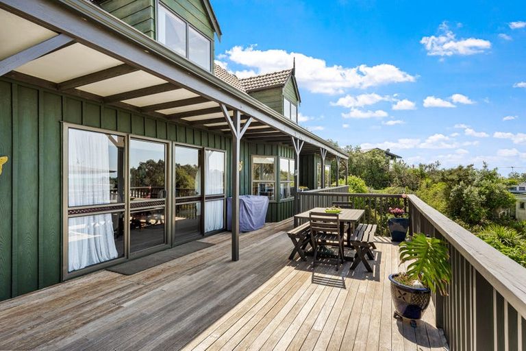 Photo of property in 12 Cooper Road, Stanmore Bay, Whangaparaoa, 0932
