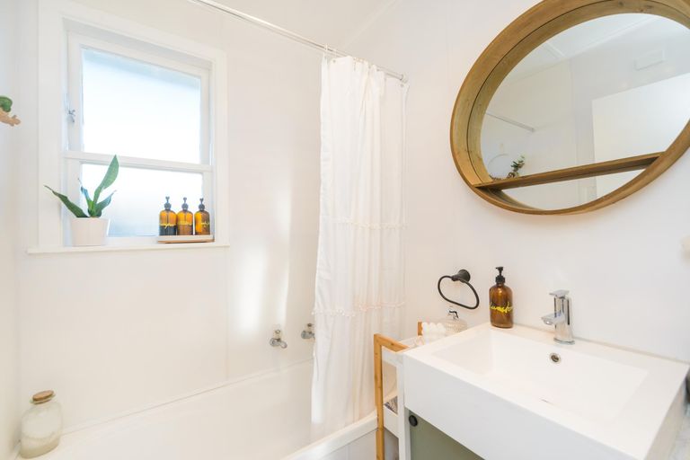 Photo of property in 57 Kettle Avenue, Awapuni, Palmerston North, 4412