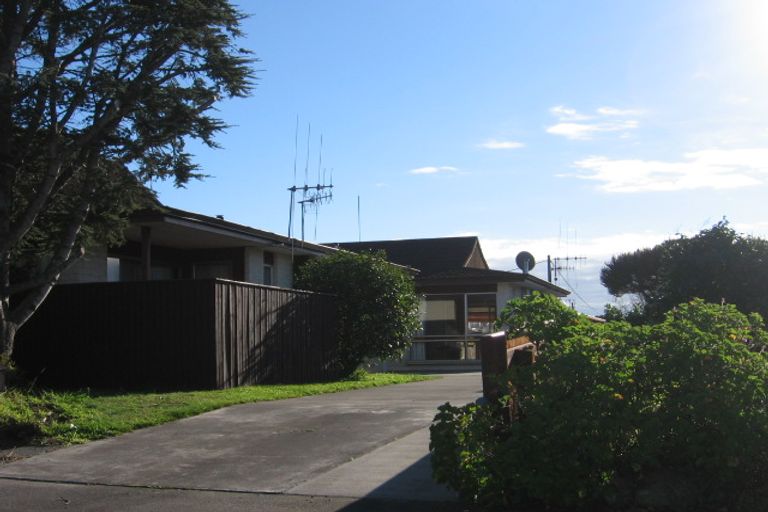 Photo of property in 43a Terry Crescent, Milson, Palmerston North, 4414