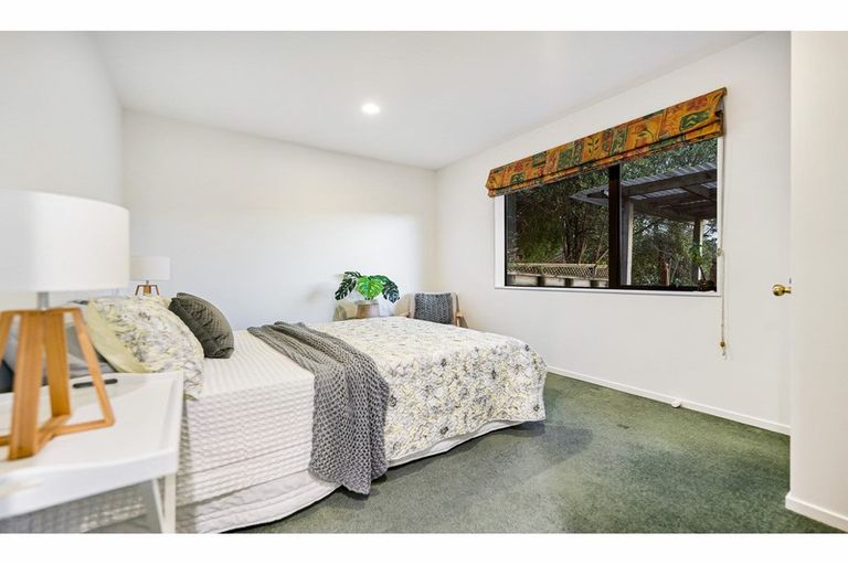Photo of property in 45 Chamari Close, Titirangi, Auckland, 0604