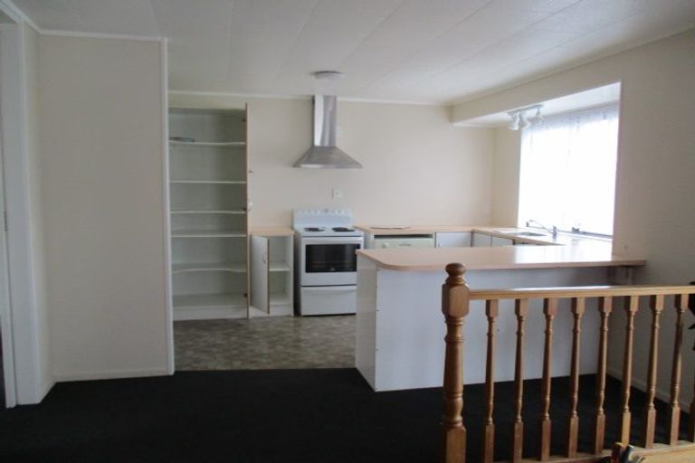 Photo of property in 22 Glen Close, Glen Eden, Auckland, 0602