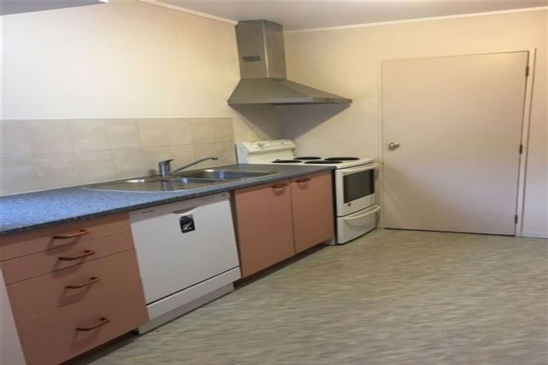 Photo of property in 66b Titirangi Road, New Lynn, Auckland, 0600