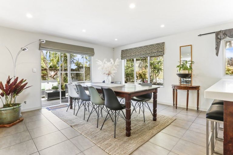 Photo of property in 70 Saddleback Rise, Murrays Bay, Auckland, 0630