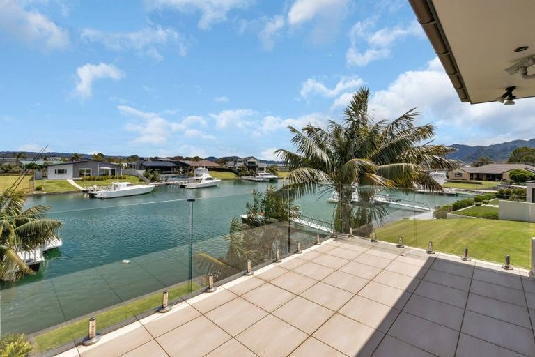 Photo of property in 12 Rauiri Drive, One Tree Point, 0118