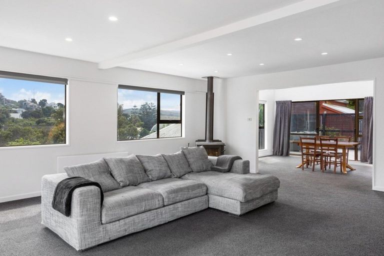 Photo of property in 3 Oak Avenue, Paremata, Porirua, 5024