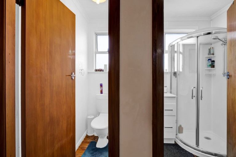 Photo of property in 14 Buchanan Place, Hawera, 4610