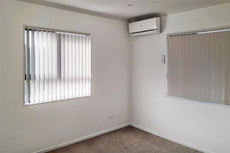 Photo of property in 63a Archibald Road, Kelston, Auckland, 0602