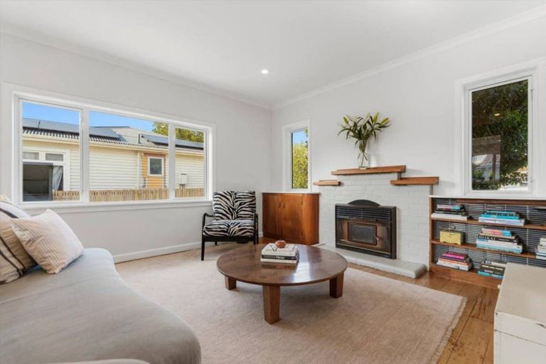 Photo of property in 11 Puriri Avenue, Te Puke, 3119
