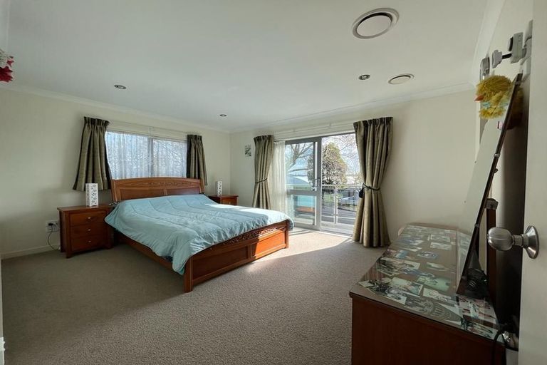 Photo of property in 1/41 Butley Drive, Farm Cove, Auckland, 2012