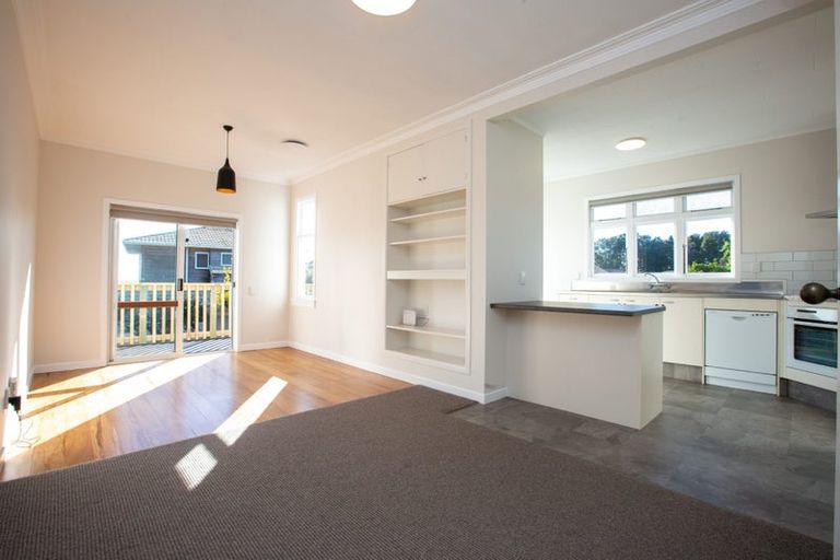 Photo of property in 79 Carrington Street, Lower Vogeltown, New Plymouth, 4310