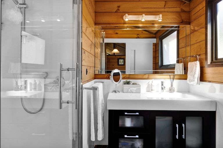 Photo of property in 1760 Mountain Road, Inglewood, 4386